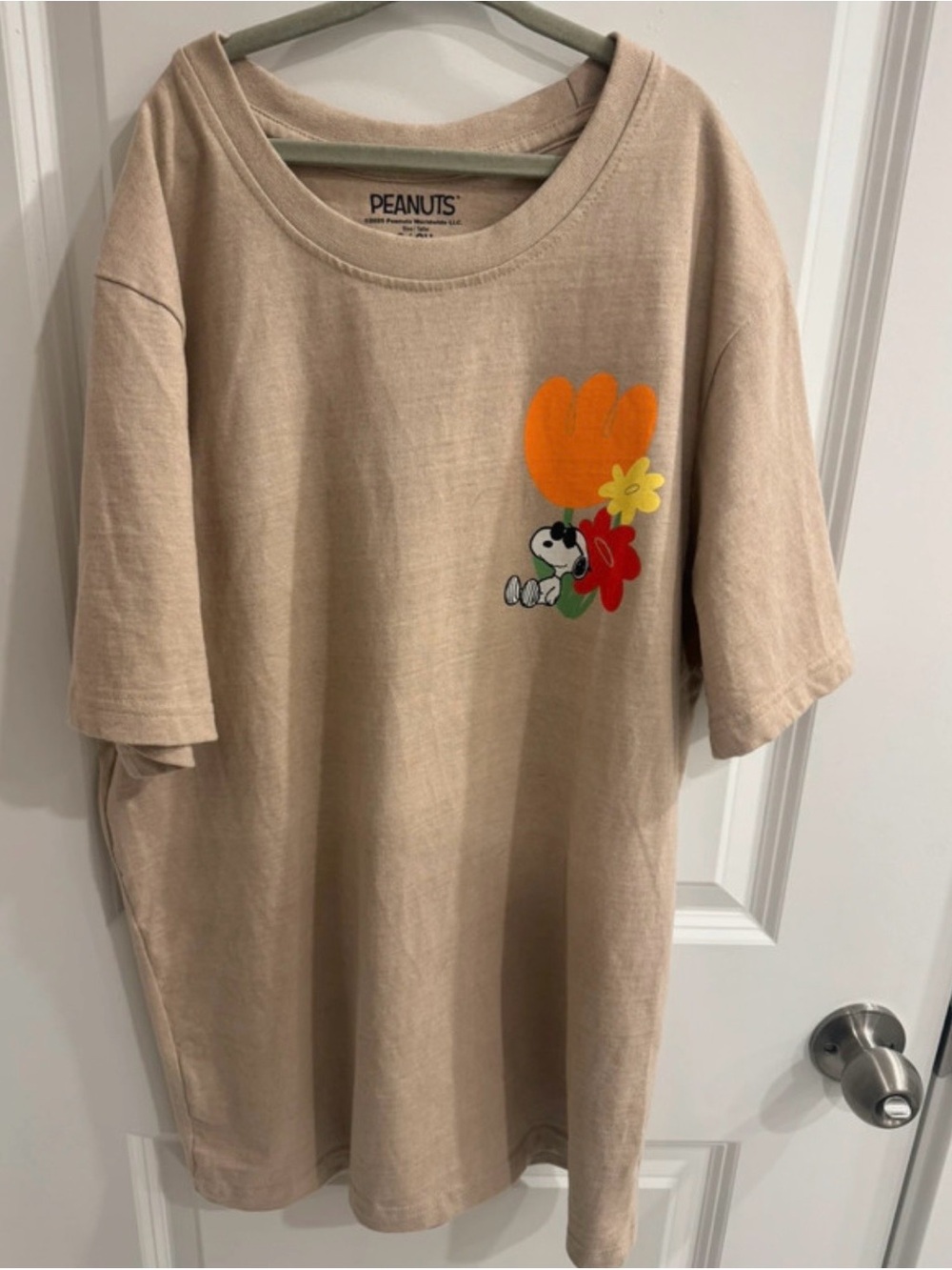 Peanuts Joe Cool Snoopy Floral Graphic Tee Tan Beige Men's Small